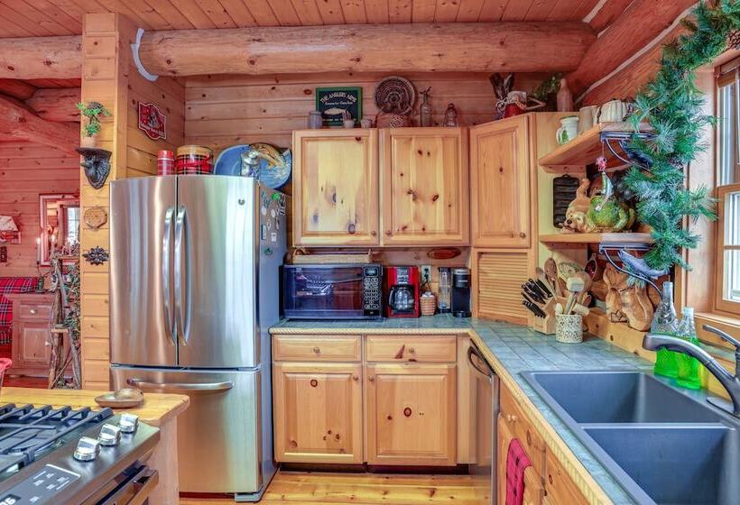 Quiet Thompsonville Log Home: Deck & River Access!