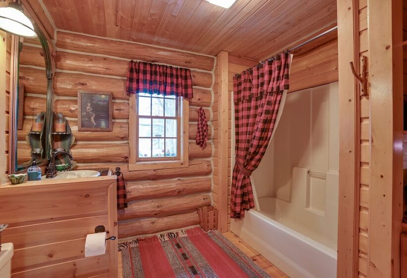 Quiet Thompsonville Log Home: Deck & River Access!