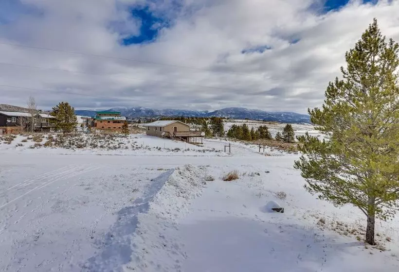 Enjoy Deck + Mtn Views: Grand Lake Retreat!
