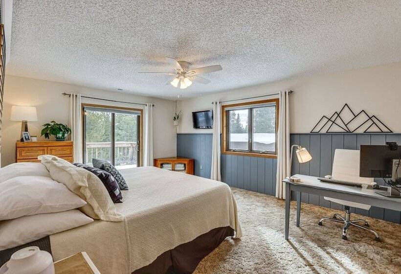 Enjoy Deck + Mtn Views: Grand Lake Retreat!