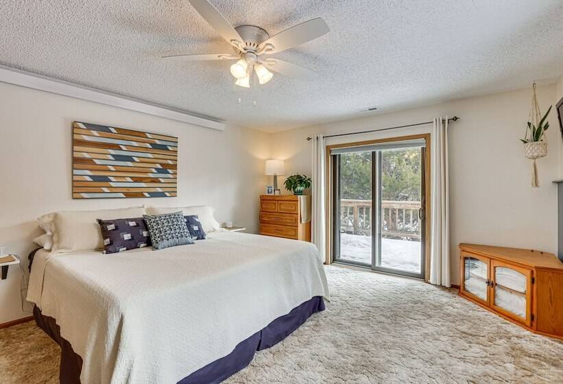 Enjoy Deck + Mtn Views: Grand Lake Retreat!