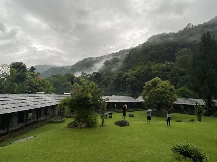 هتل Mountain Lodges Of Nepal Birethanti