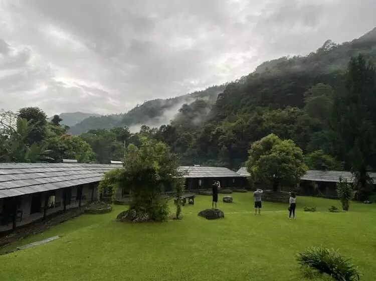 هتل Mountain Lodges Of Nepal   Birethanti