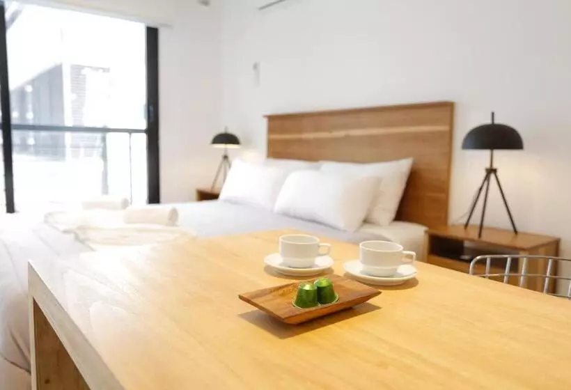 هتل Own Belgrano Studios & Suites