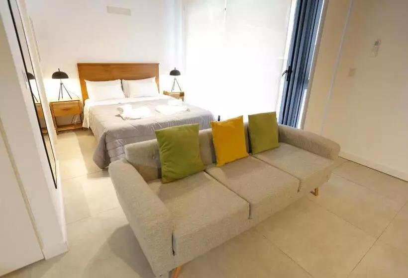هتل Own Belgrano Studios & Suites