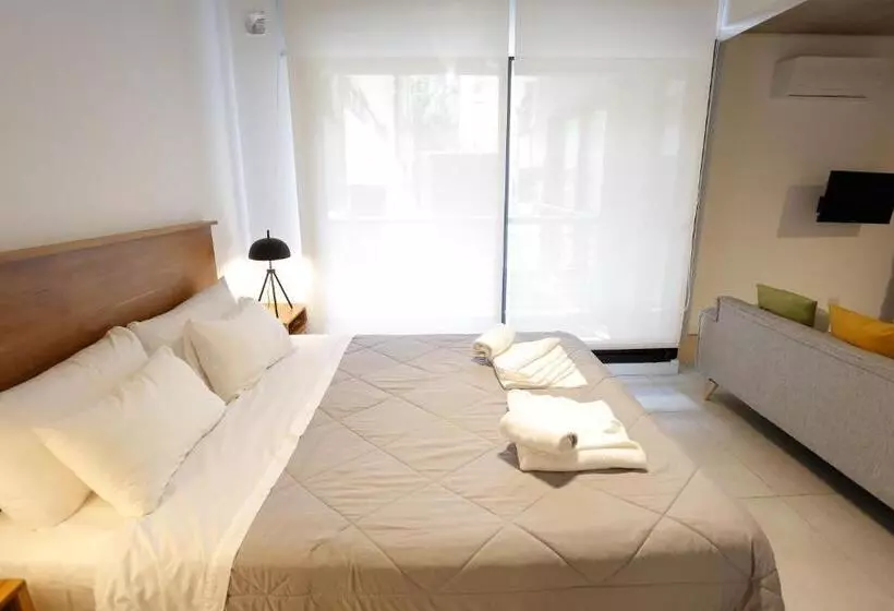 هتل Own Belgrano Studios & Suites