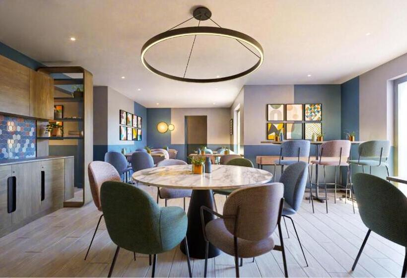 هتل Rome Ciampino Smart