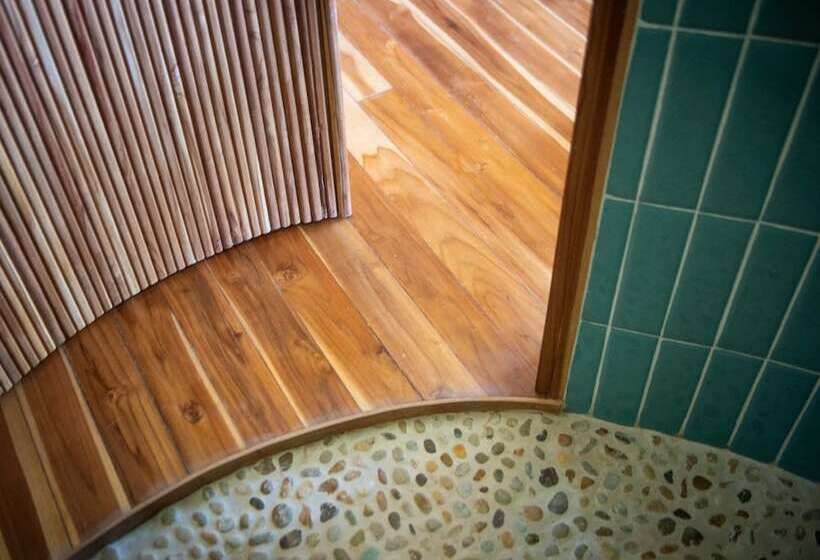 هتل Suitree Experience