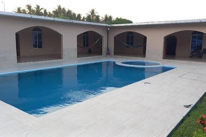 هتل Y Restaurante Mariana