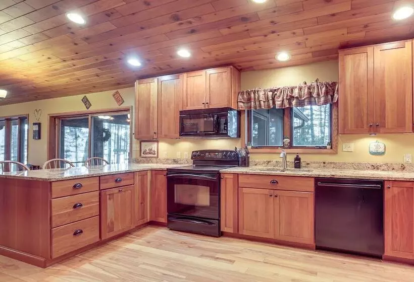 Lakefront Eagle River Cabin W/ Fire Pit & Porch