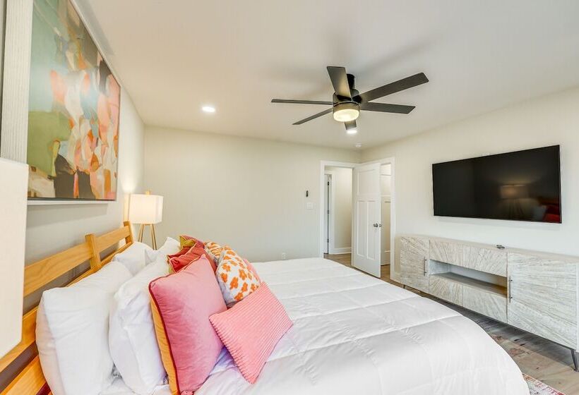 Grand Lakefront Home In Hot Springs W/ Boat Dock!