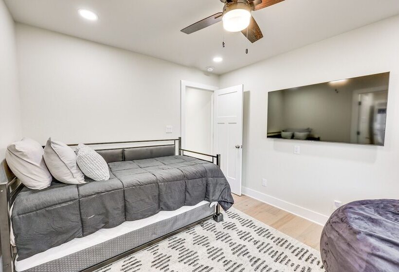 Grand Lakefront Home In Hot Springs W/ Boat Dock!