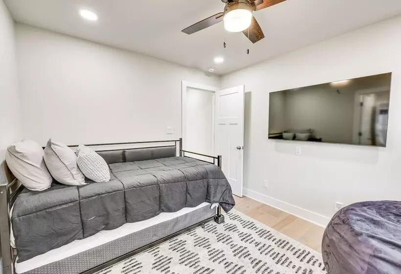 Grand Lakefront Home In Hot Springs W/ Boat Dock!