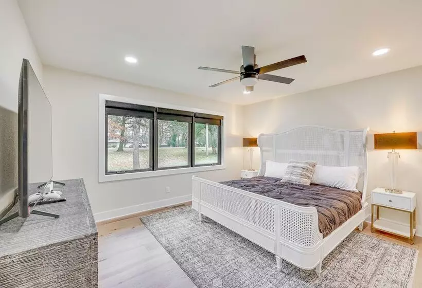 Grand Lakefront Home In Hot Springs W/ Boat Dock!