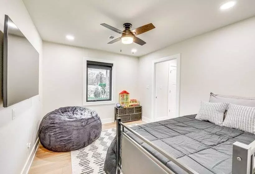 Grand Lakefront Home In Hot Springs W/ Boat Dock!