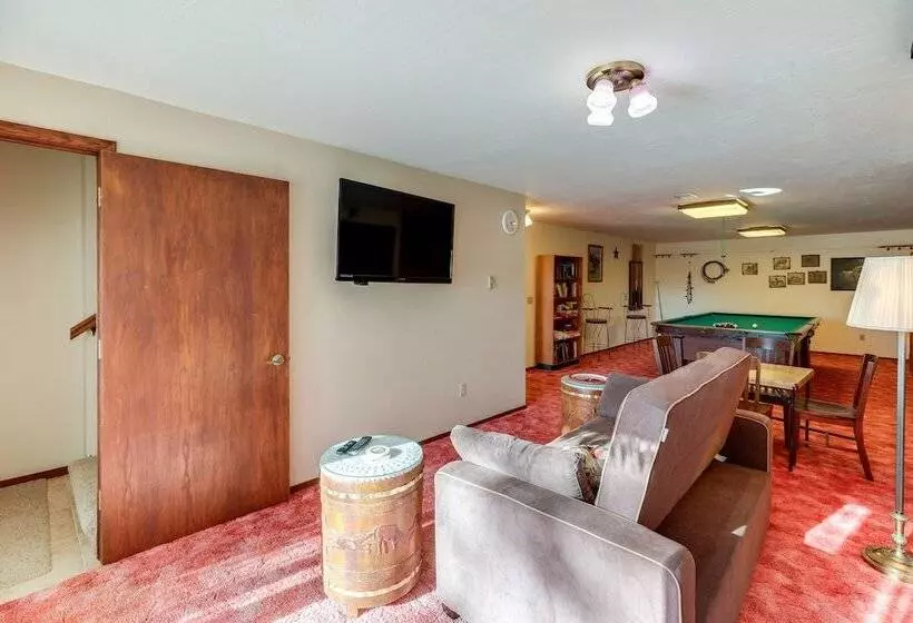 Long Pine Home: 2 Mi To State Recreation Area