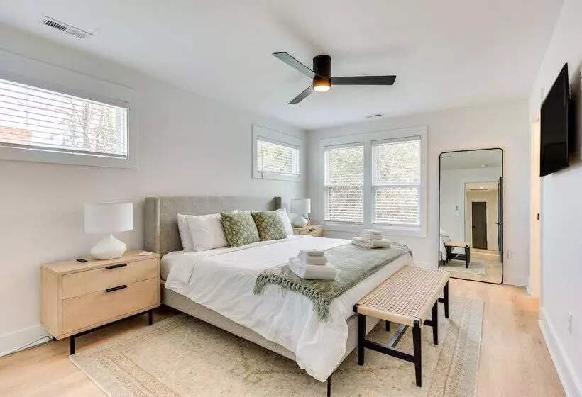 Luxe Wilmington Home: 2 Mi To Historic Downtown