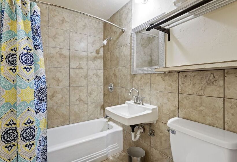 汽车旅馆 Temple View Inn