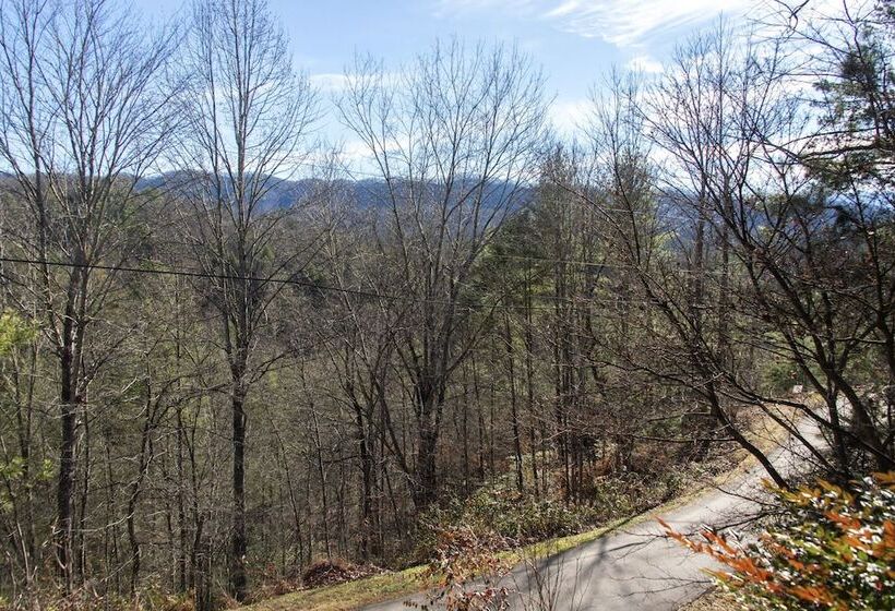 Peaceful 2br In Mountains W/ Private Hot Tub!