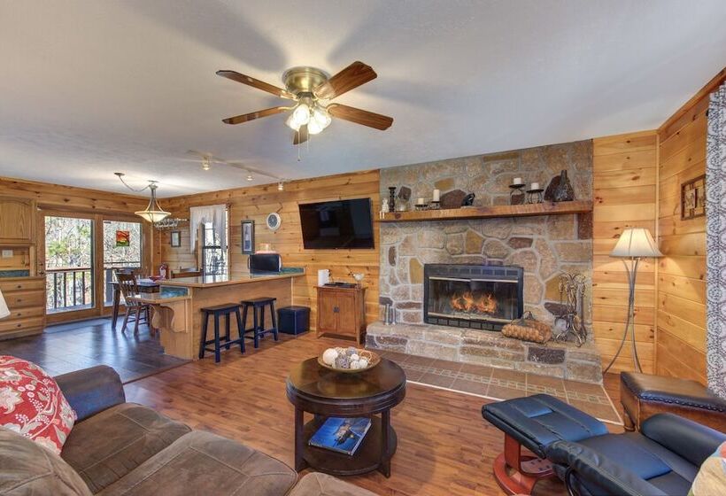 Peaceful 2br In Mountains W/ Private Hot Tub!