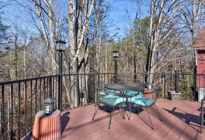 Peaceful 2br In Mountains W/ Private Hot Tub!