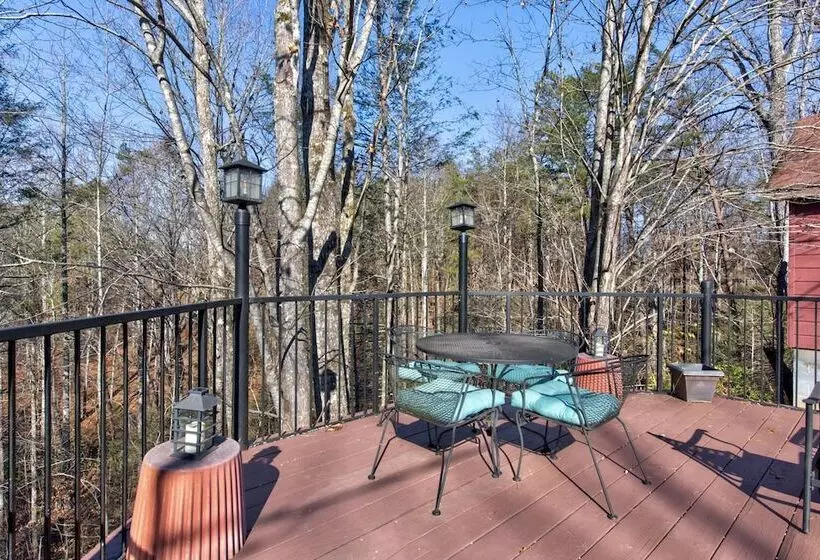 Peaceful 2br In Mountains W/ Private Hot Tub!