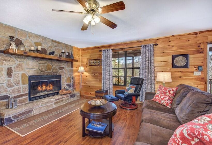 Peaceful 2br In Mountains W/ Private Hot Tub!