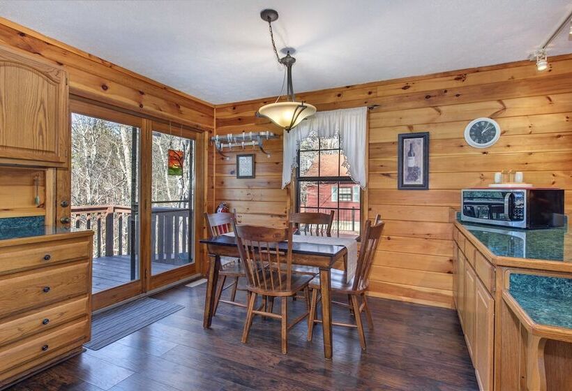 Peaceful 2br In Mountains W/ Private Hot Tub!
