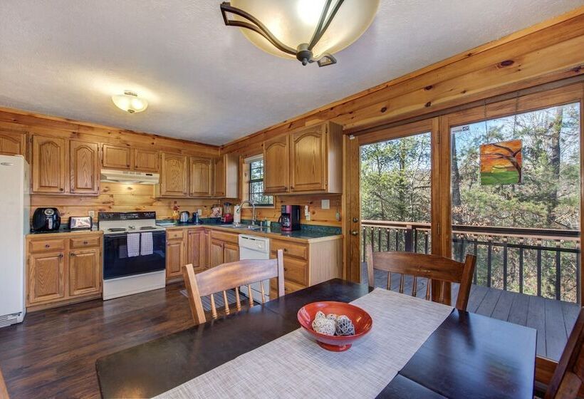 Peaceful 2br In Mountains W/ Private Hot Tub!