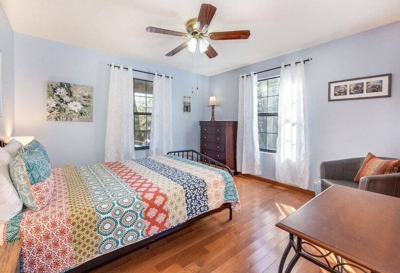 Peaceful 2br In Mountains W/ Private Hot Tub!