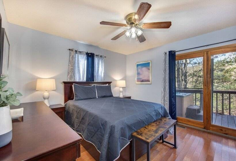 Peaceful 2br In Mountains W/ Private Hot Tub!