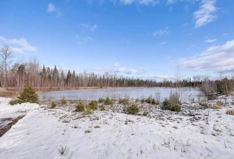 Peaceful Bradford Cabin W/ Pond & Covered Deck!