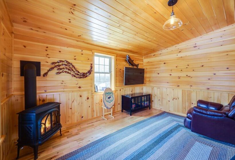 Peaceful Bradford Cabin W/ Pond & Covered Deck!