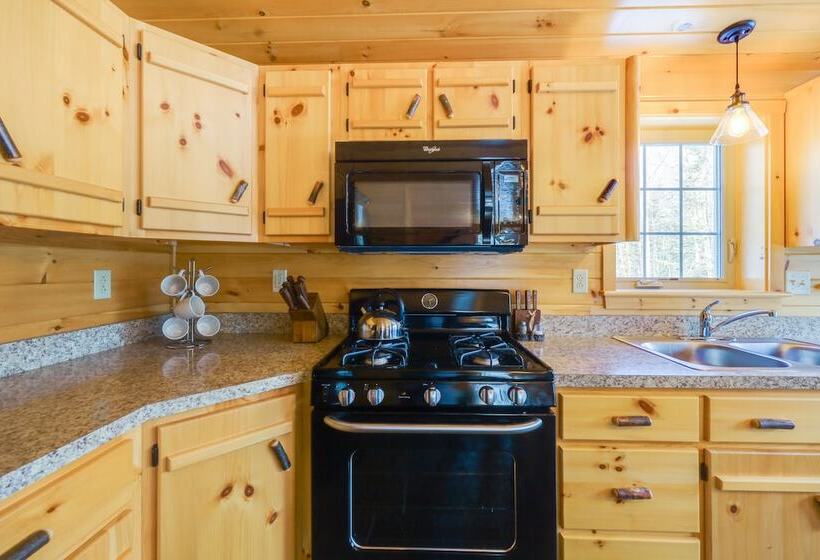 Peaceful Bradford Cabin W/ Pond & Covered Deck!