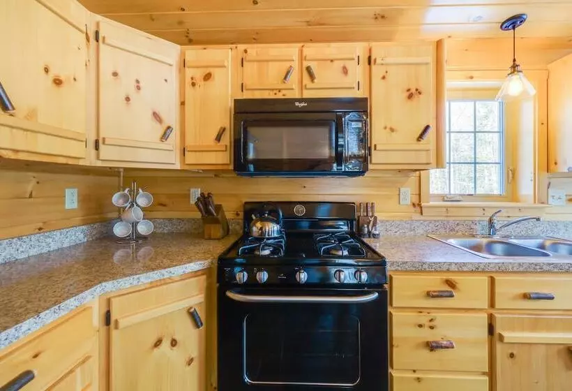 Peaceful Bradford Cabin W/ Pond & Covered Deck!