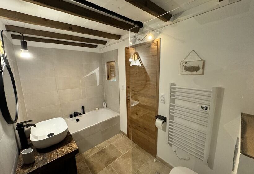 膳宿费 Mas Campau