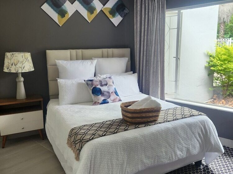 膳宿费 Mistica On St James