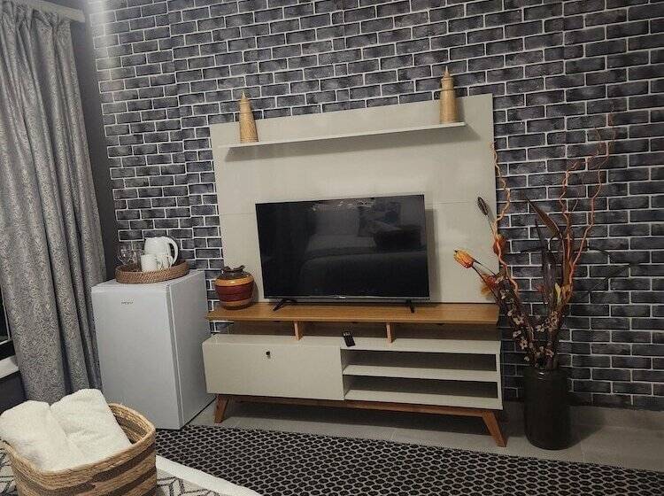 膳宿费 Mistica On St James