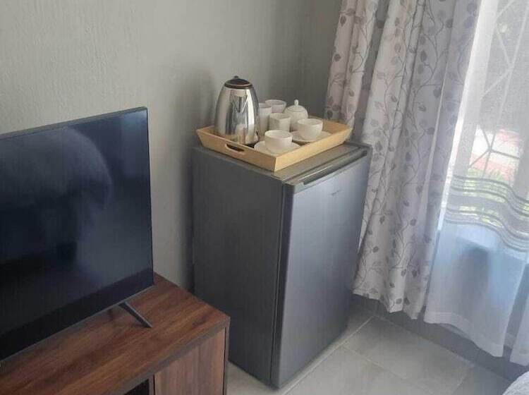 膳宿费 Mistica On St James