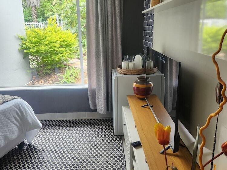 膳宿费 Mistica On St James