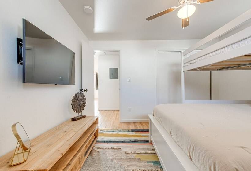 12 Mi To Red Rocks: Pet Friendly Arvada Home!