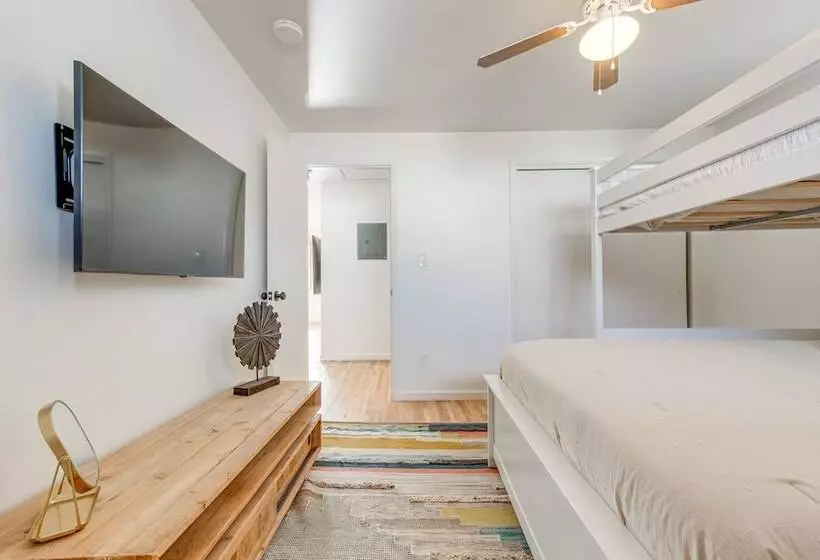 12 Mi To Red Rocks: Pet Friendly Arvada Home!