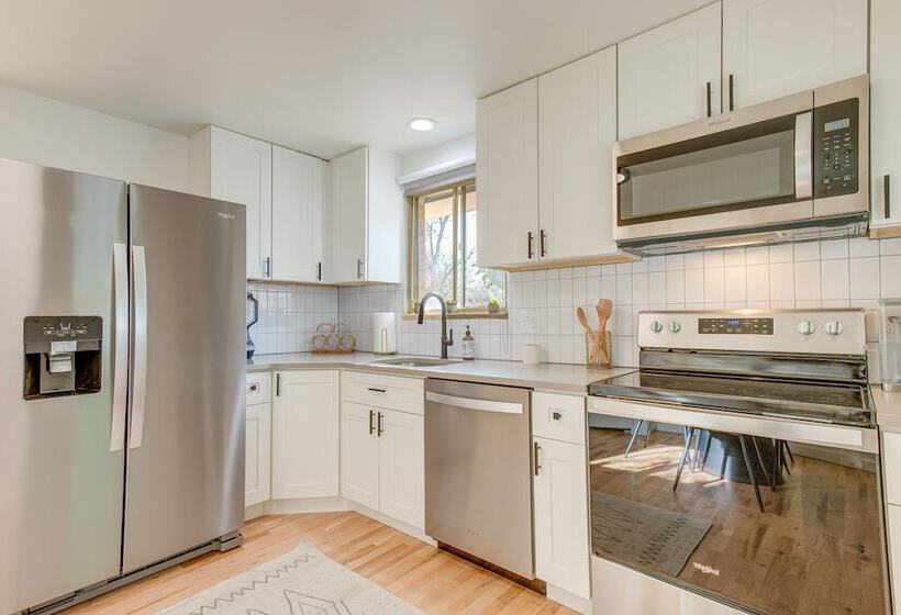 12 Mi To Red Rocks: Pet Friendly Arvada Home!