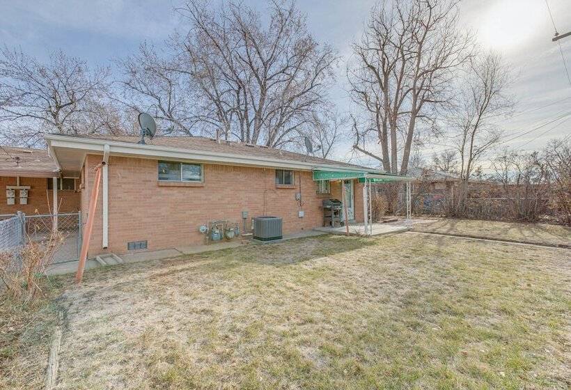 12 Mi To Red Rocks: Pet Friendly Arvada Home!