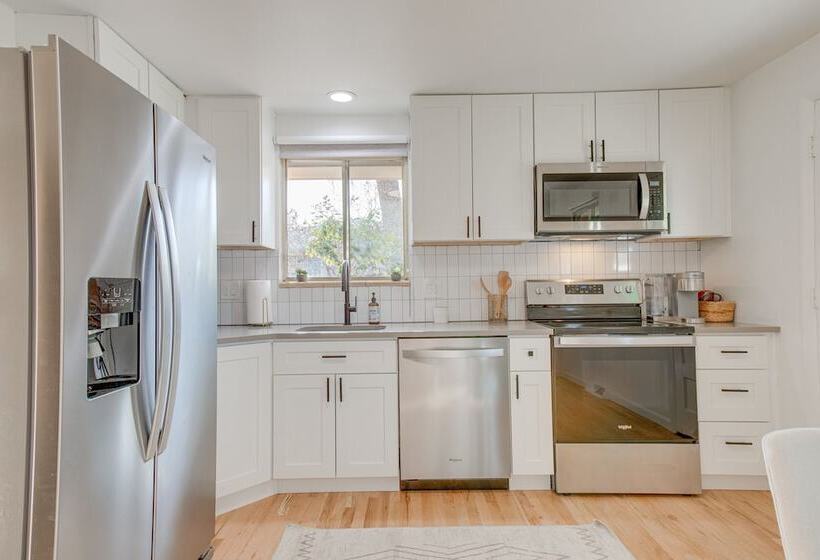 12 Mi To Red Rocks: Pet Friendly Arvada Home!