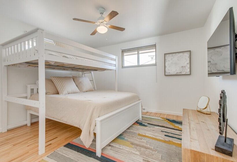 12 Mi To Red Rocks: Pet Friendly Arvada Home!