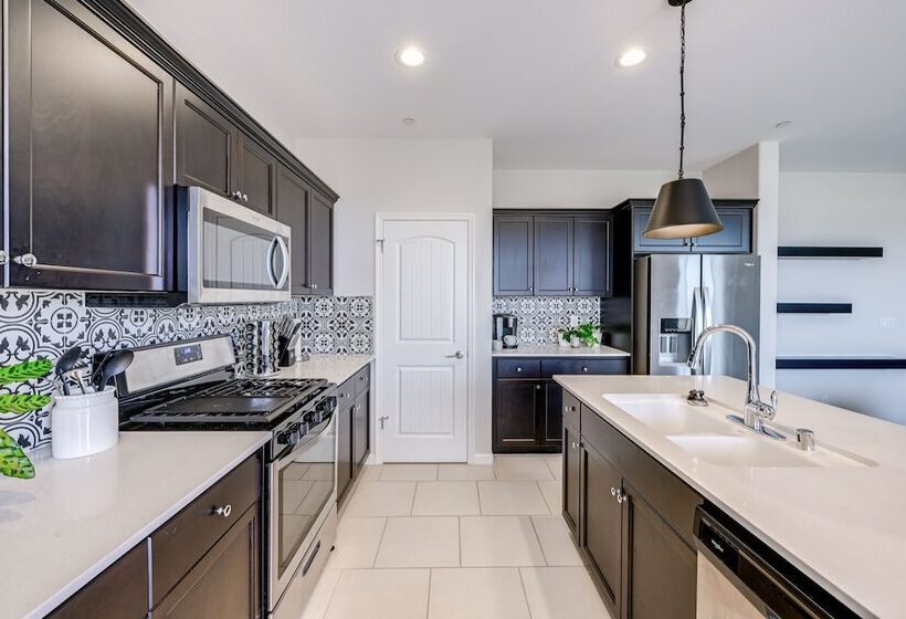 Pet Friendly Clovis Home Near Mall & Waterpark!