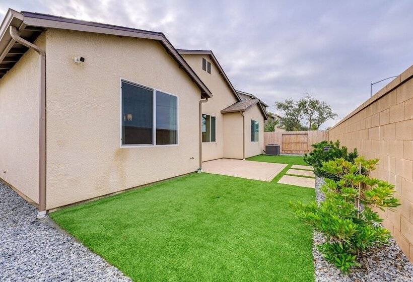 Pet Friendly Clovis Home Near Mall & Waterpark!