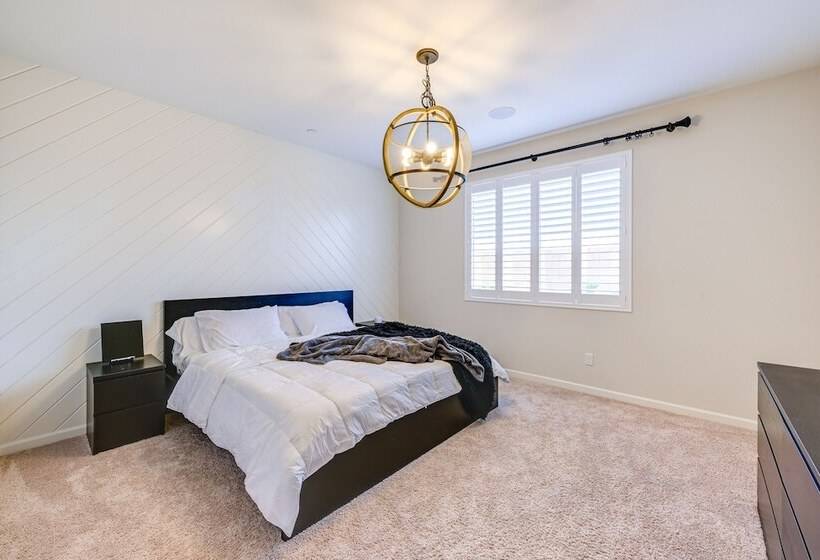 Pet Friendly Clovis Home Near Mall & Waterpark!