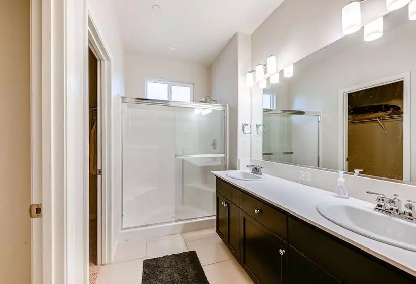 Pet Friendly Clovis Home   Near Mall & Waterpark!